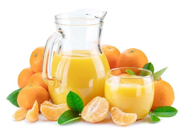 Orangene Mandarinenfrüchte Und Frischer Mandarinensaft Isoliert Auf Weißem Hintergrund — Stockfoto