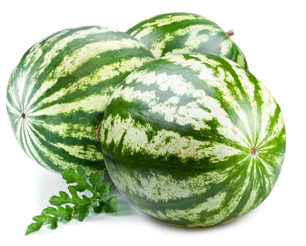 Drei Reife Große Wassermelonen Mit Wassermelonenblättern Isoliert Auf Weißem Hintergrund — Stockfoto