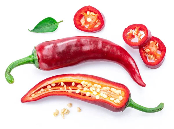 Pimiento Rojo Fresco Secciones Transversales Chile Con Semillas Aisladas Sobre — Foto de Stock