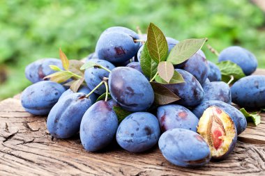 Erik eski ahşap masa.