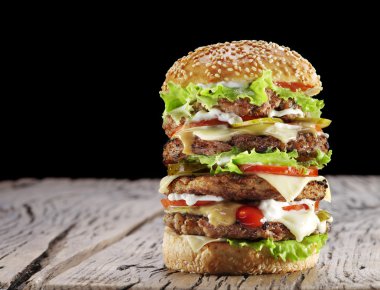 Hamburger eski ahşap tablo.