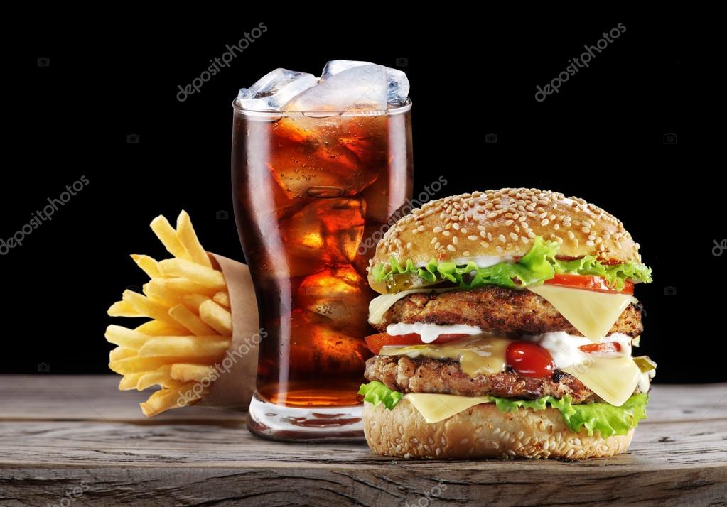 Hamburger, potato fries, cola drink. Takeaway food. — Stock Photo