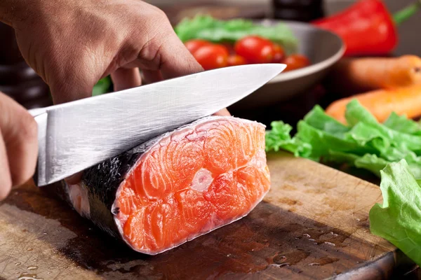 Fresh salmon. Cooking process. — Stock Photo, Image