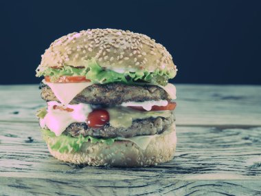 Hamburger eski ahşap tablo.