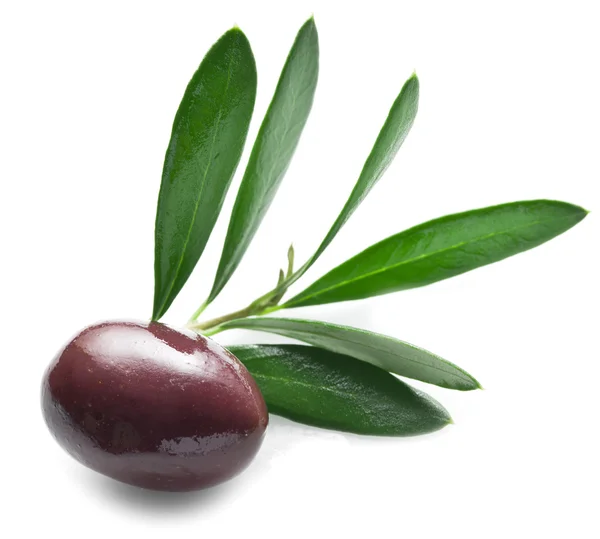 Olive mit Blättern auf weißem Hintergrund. — Stockfoto