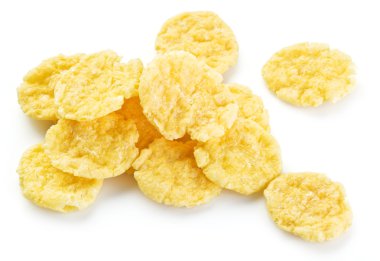 Beyaz arkaplanda mısır gevrekleri.