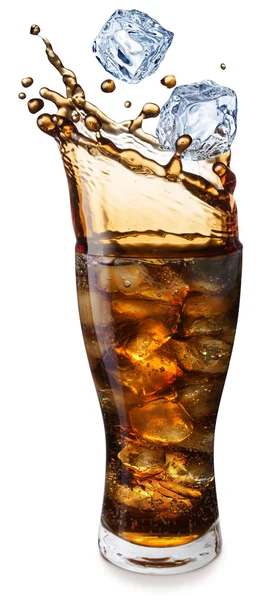 Cola glas med isbitar och dricka splash. — Stockfoto