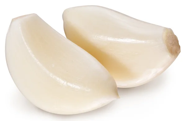 Garlics sbucciato chiodo di garofano isolato su uno sfondo bianco . — Foto Stock