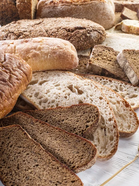 Διαφορετικά είδη ψωμιού. — Φωτογραφία Αρχείου