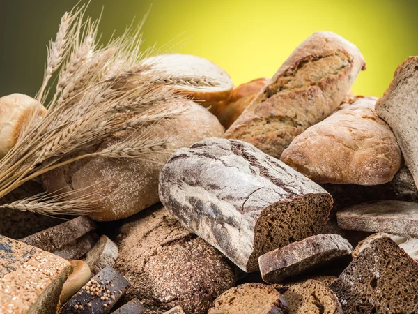 Verschillende soorten brood. — Stockfoto