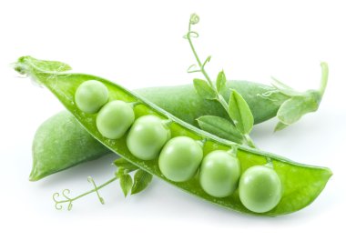 Beyaz bir arka plan üzerine açık bezelye.