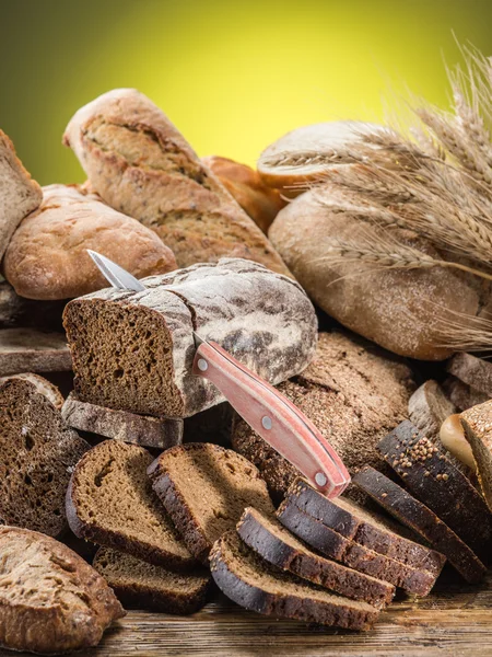 Verschillende soorten brood. — Stockfoto