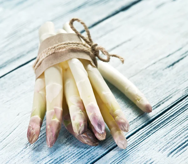 Scheuten van witte asperge. — Stockfoto