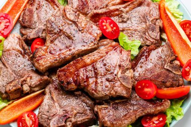 Izgara lezzetli kuzu eti. Düz yatıyordu.