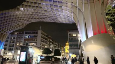Setas de Sevilla veya Metropol Şemsiyesi, Sevilla 'da en çok ziyaret edilen şehir simgesi. 2025
