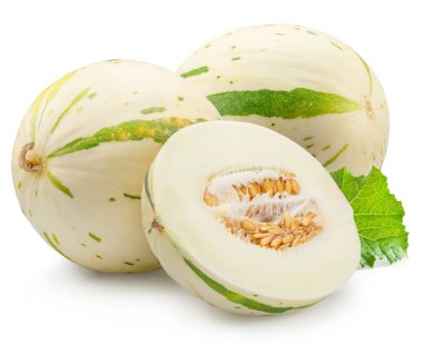 Şeker matisse kavunları ve kavun yarısı ve beyaz arka planda izole edilmiş tohumlar. Dosya kırpma yolu içeriyor.