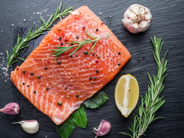 Fresh salmon on the cutting board. — Stock Photo, Image