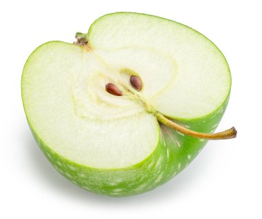 Beyaz arka planda olgun yeşil elmanın yarısı. Dosya kırpma yolu içeriyor.