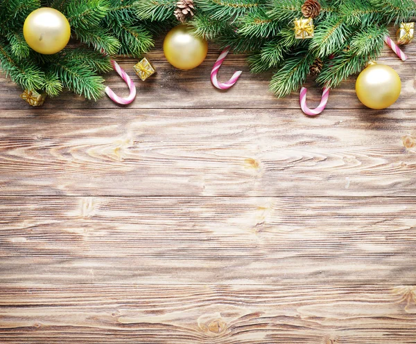 Juldekoration med päls och grannlåt — Stockfoto