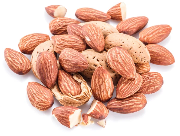 Amandel noten. Bestand bevat uitknippaden. — Stockfoto