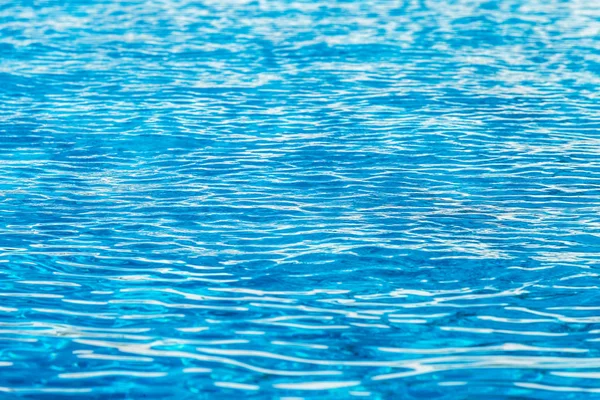 Ripples on the water in the swimming pool. — Stock Photo, Image