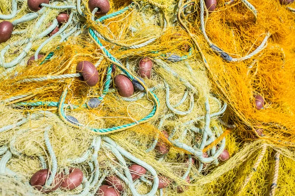 Barcos de pesca en la costa de Elounda de Creta . — Foto de Stock