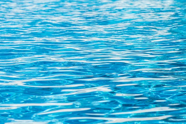 Ripples on the water in the swimming pool. — Stock Photo, Image