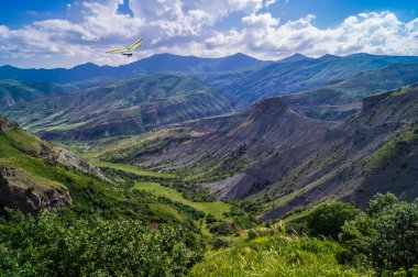 Delta uçak gökyüzünde 