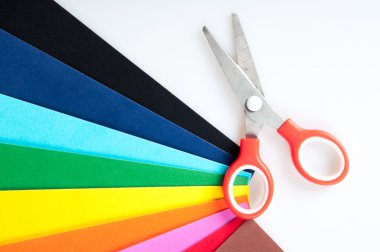 renkli kağıt ve makas