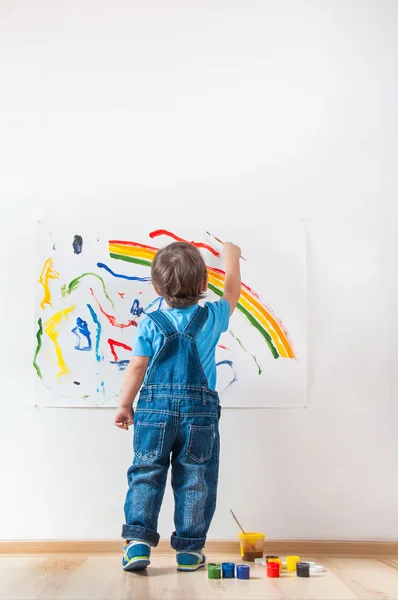 Child draws ink on paper — Stock Photo, Image