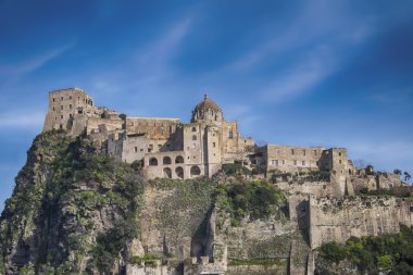 akşam yakınındaki Aragonca Castle, Island Ischia, İtalya