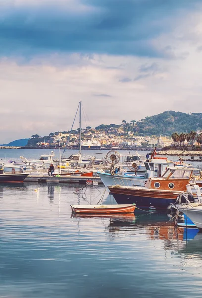 Porto Lacco Ameno, ilha de Ischia, Itália — Fotografia de Stock