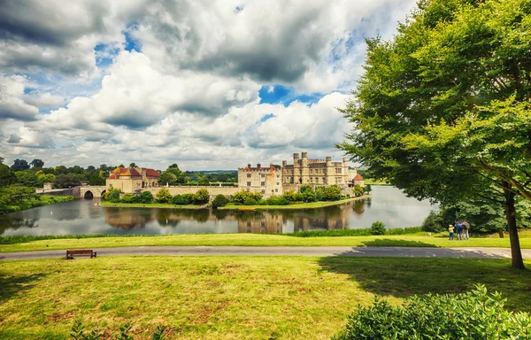 View at Leeds Castle and park — Stock Photo, Image