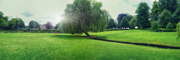 Aussicht auf den Leeds-Schlosspark — Stockfoto