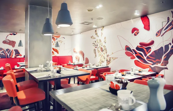 Hollandalı Restoran tablolarda