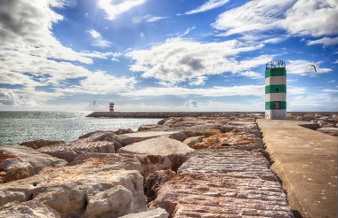 Atlantik Okyanusu dalgakıran, (Algarve, Portekiz görüntülemek)