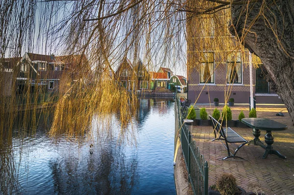 Vecchio tipico villaggio olandese — Foto Stock