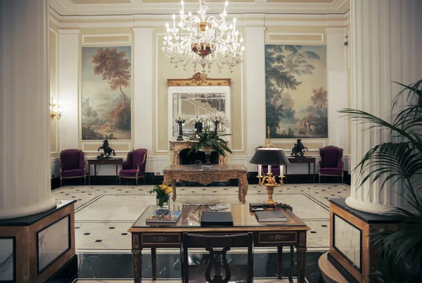 Detalj av inredning i klassiskt hotell — Stockfoto