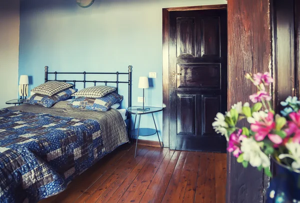 Schlafzimmer im Landhausstil — Stockfoto