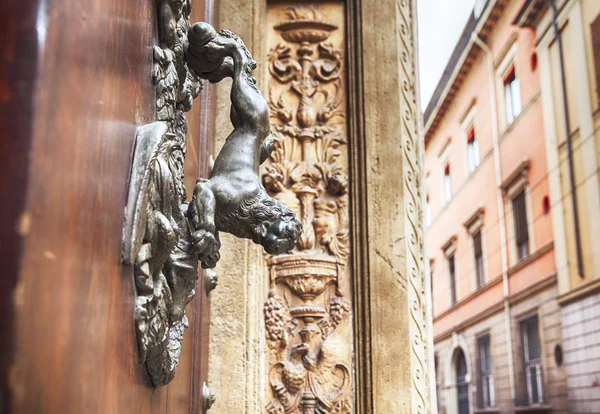 Straat decoratief element, Bologna, Italië — Stockfoto