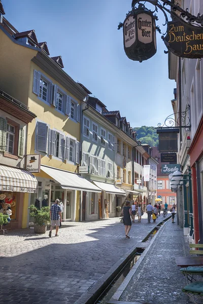 Freiburg Im Breisgau, Německo, 07-08-2015, ráno historické c — Stock fotografie