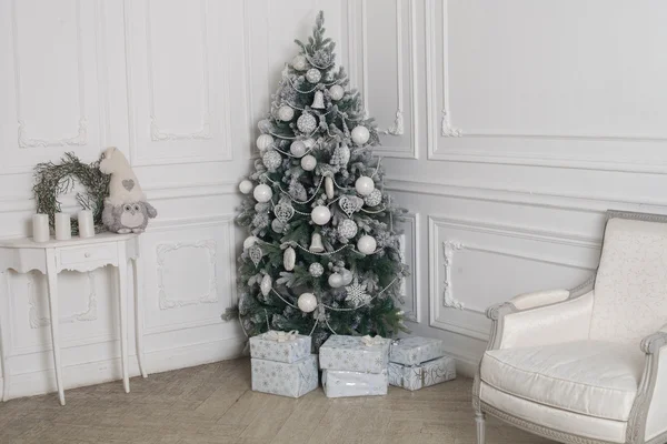 Vánoce a nový rok zdobený interiér — Stock fotografie