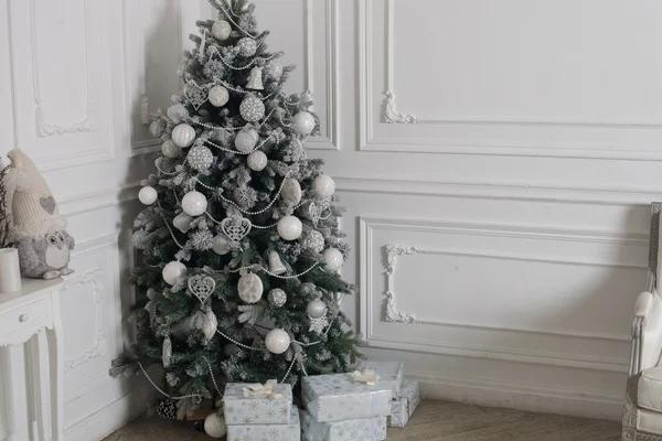 Noël et Nouvel An intérieur décoré — Photo