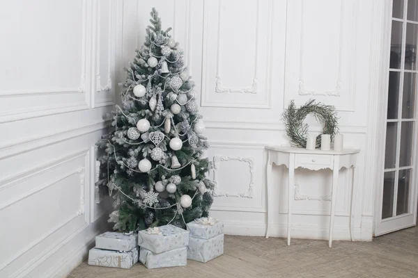 Navidad y Año Nuevo decorado interior — Foto de Stock
