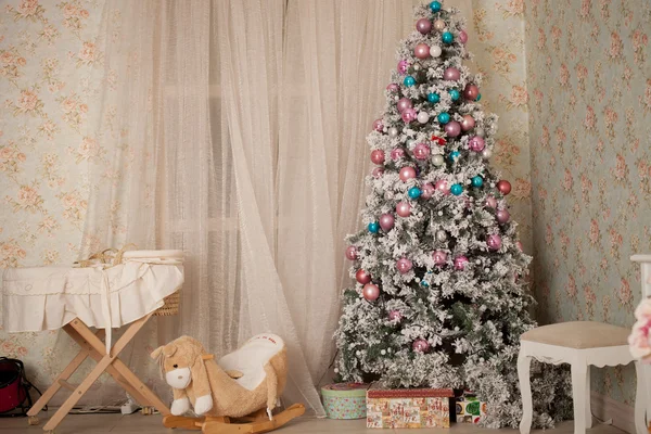 Vánoce a nový rok zdobený interiér — Stock fotografie