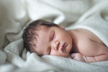 güzel uyuyan bebek. yakın çekim portre
