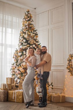 Güzel ve mutlu bir aile.