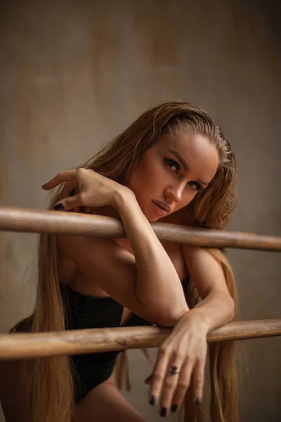 Krásná Sexy Žena Dlouhými Vlasy Rtěnkou — Stock fotografie