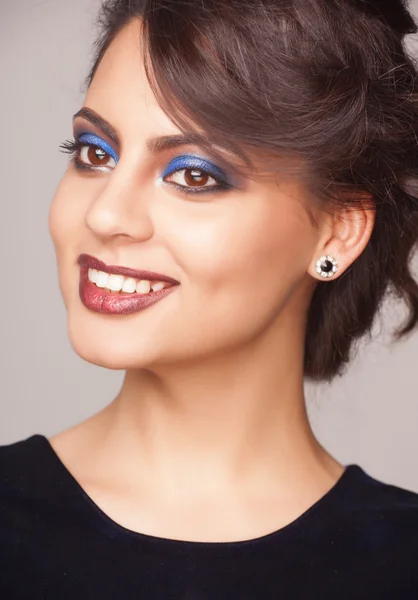 Close up portrait of beautiful indian woman — Stock Photo, Image