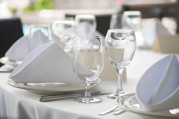 Elegant banquet wedding table setting — Stock Photo, Image